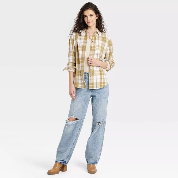 Lot of 2 Women's Long Sleeve Flannel Button-Down Shirt - Universal Thread - Picture 3 of 9